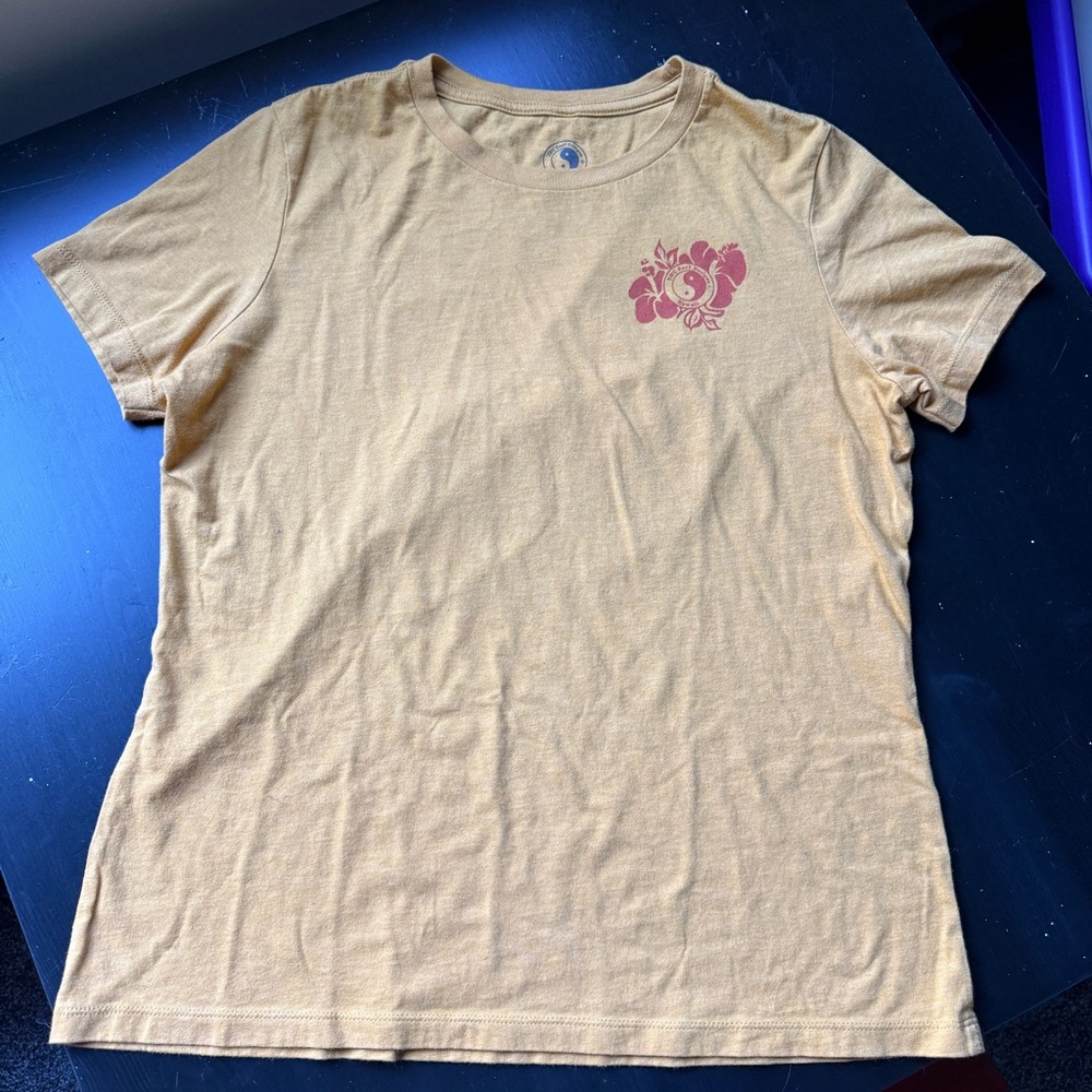 T&c surf women’s tee shirt Hawaii